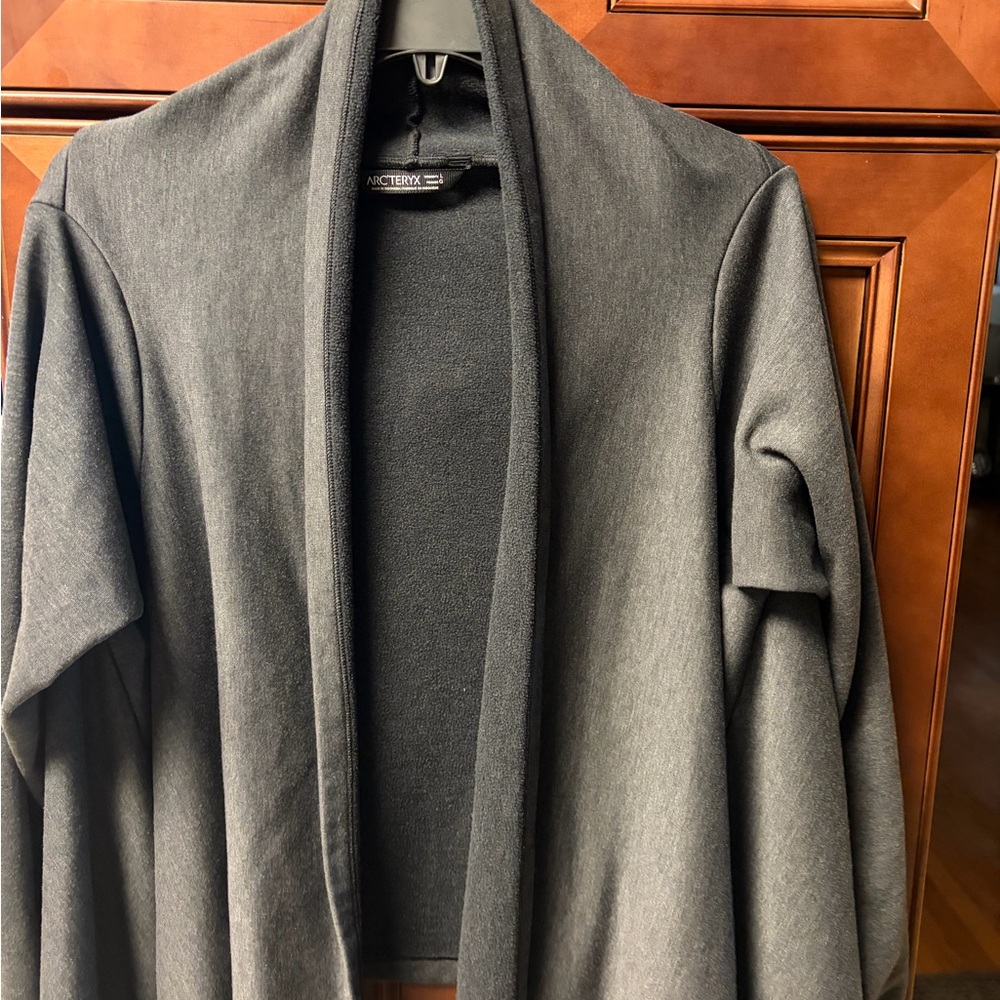 Arc'teryx Charcoal Gray Nyara Wrap Cardigan 
Excellent Shape